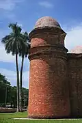 Main cornered pillars
