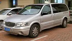 Buick GL8 (1999–2005) front.