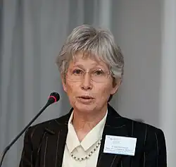 Elisabeth Sadoulet