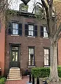 White House Historical Association offices built in the 1960s and replaced a demolished building, 744 Jackson Place[14]