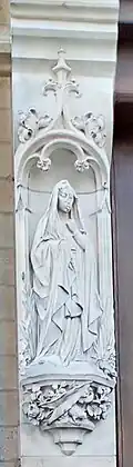 Statue by Albert Roze