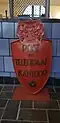 Post office: a shield "Post en Telegraaf Kantoor"