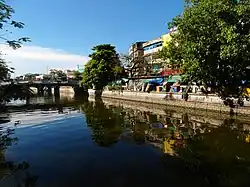 Khlong Phadung Krung Kasem in the Khlong Maha Nak sub-district, Pom Prap Sattru Phai district, the opposite side is Mahanak Market in Si Yaek Maha Nak area