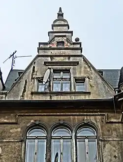 Left front gable