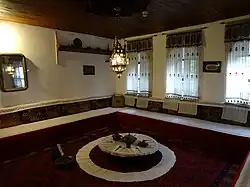 Dining room.