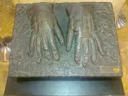 Malkin's gloves