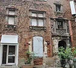 Court façade.