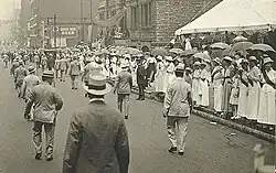 File:Delegates to the Democratic National Convention walk on the Golden Lane 1916