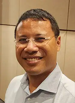 Desmond Lee