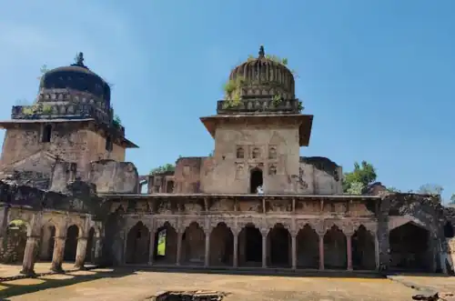 Dhamoni fort