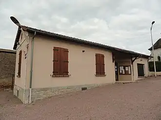 The town hall in Drouilly