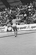 Swinging the rope while holding both ends (Zuzana Záveská)