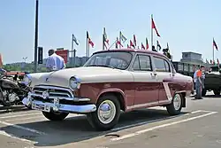The first generation cars featured a characteristic grille with a star emblem which gave the car its nickname. It proved time-consuming to manufacture and deterred potential foreign customers, thus lasting less than two years on the assembly line