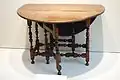 Gateleg table of maple and tulip polar wood, New England, 1715-1730, Chazen Museum of Art.