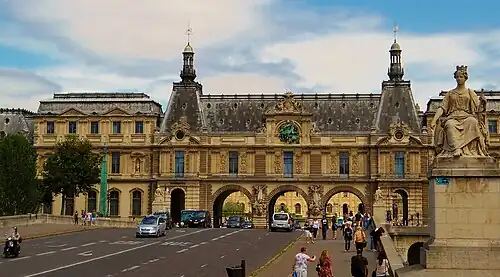 South facade of the Guichets du Carrousel (1861)[10]