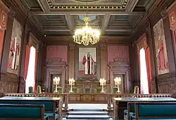 Image of a courtroom