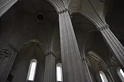 Vaulting system in the nave.