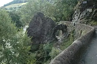 Pas-de-Roland / Atekagaitz, alongside the Nive / Errobi