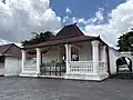 Gateway building