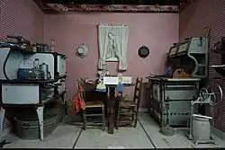 Pioneer kitchen