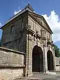 Moulins Gate