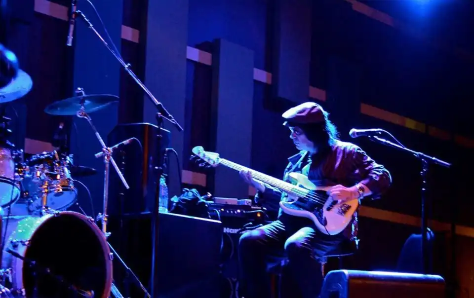 Larry_Russell_(bassist).JPG