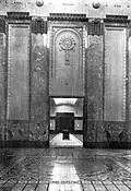 Central hall, with marble cladding and a marble and mosaic tile floor