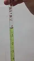 A meniscus formed by the solution with low viscosity. Make sure to look at the bottom of the curve when reading the measurement.