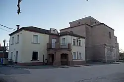 Town Hall and Saint Thomas church.