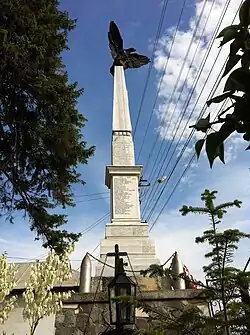 Heroes' monument