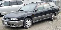 Nissan Avenir Salut