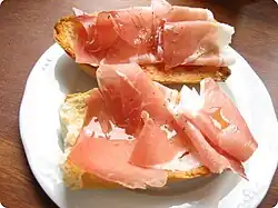 With ham (pernil)