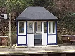 Platform shelter on the westbound platform – note slope of platform from south to north