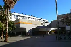 Fort Pienc market, also home to a library