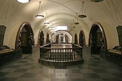 Ploschad Revolyutsii Station Central Hall