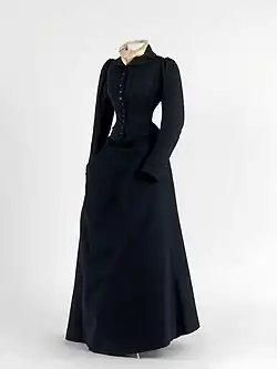 Closed skirt with stitched-in knee, 1885–1895