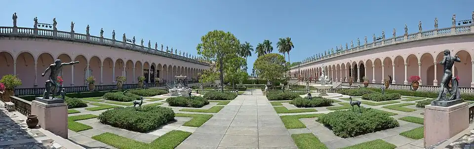 Statues courtyard