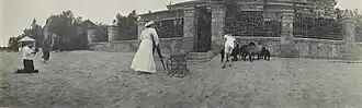 Another panoramic photo - a close-up one - shot with a Brownie no. 2 by the Romanov family in Crimea, at the summer residence of countess Anna Vyrubova in Yevpatoria (29 May 1916).