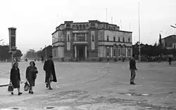 1963