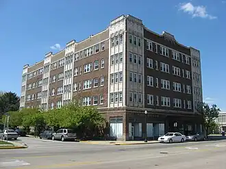 Image 14An apartment hotel in Hammond, Indiana (from Apartment hotel)