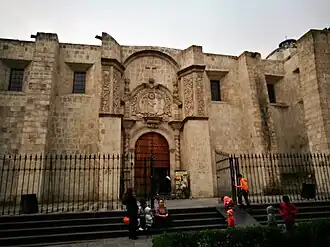 Side portal