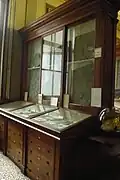 Cabinet 7