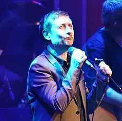 Hannon performing in 2022