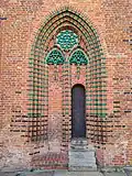Gothic entrance at the north façade.