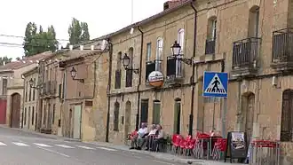 Ambiente en la carretera que atraviesa el pueblo