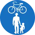 Mixed and obligatory cycletrack and sidewalk