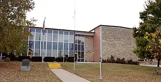 Wright County Courthouse in Hartville